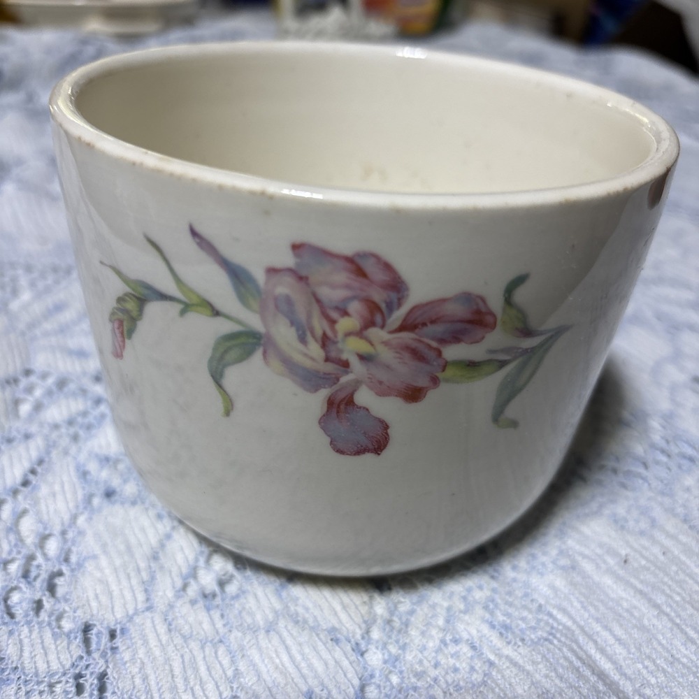 Vintage Universal Potteries Cambridge Iris Pattern Mixing Bowl 5 In 1 Pint